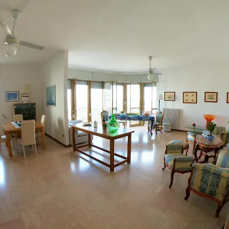 Vacation Apulia Properties - Belvedere Apartman *